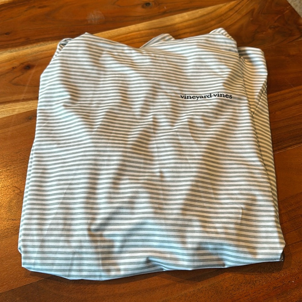 Vineyard vines long sleeve hoodie